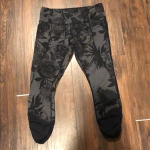 Lululemon cropped legging (size 8)